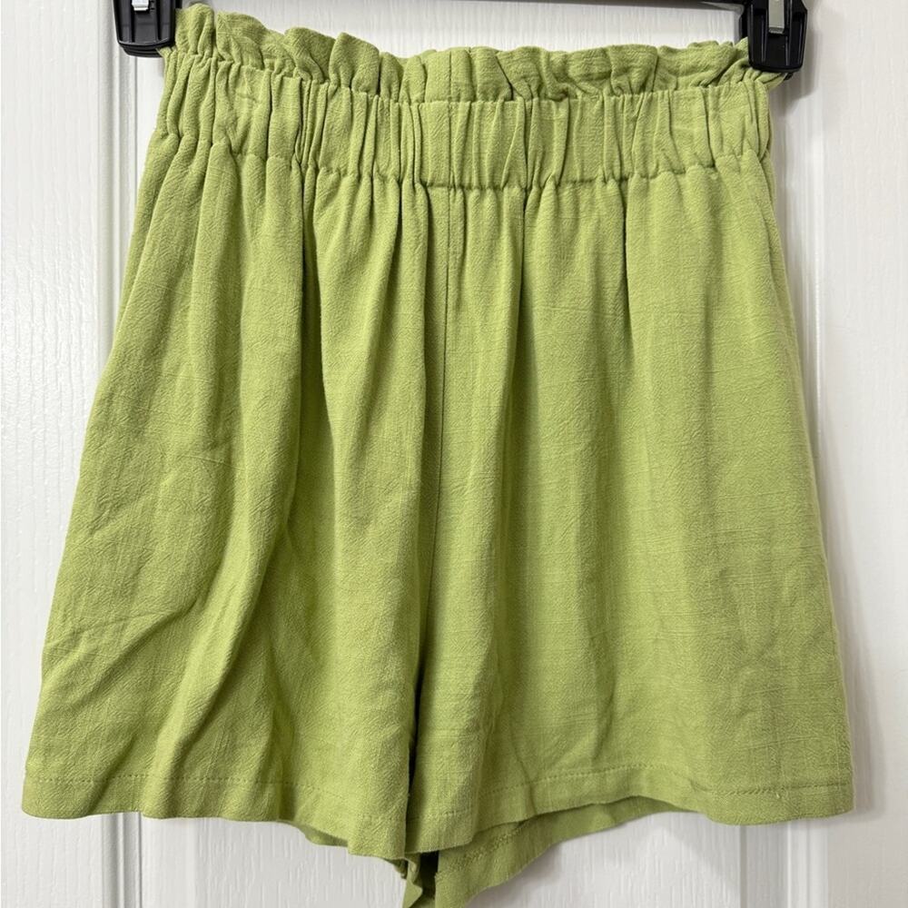 Double Zero green ruffle waist shorts with pockets size small - Picture 1 of 6